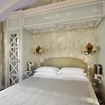 Hotell Des Grands Hommes 3*