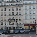 Des Grands Hommes Paris