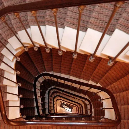 Hotel Des Grands Hommes