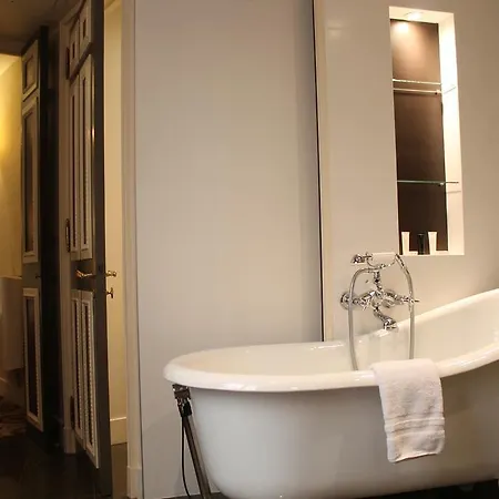 Des Grands Hommes Hotel