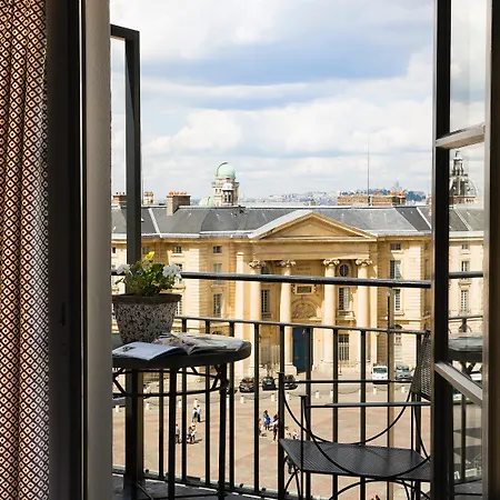 Des Grands Hommes 3* Paris