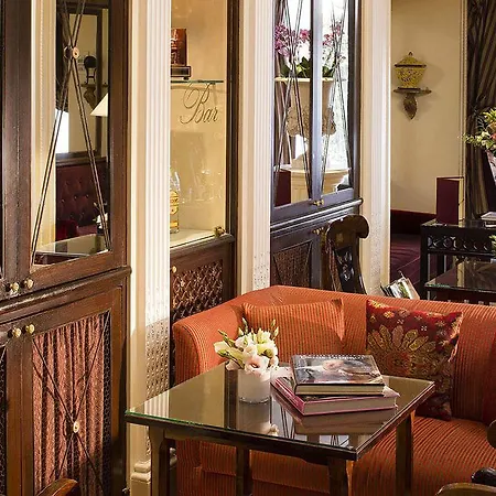 Des Grands Hommes Hotel