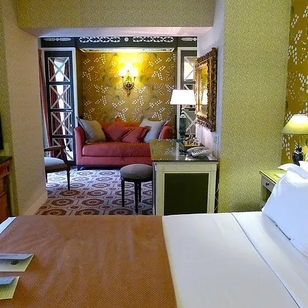 オテル デ グロンズ オム パリ