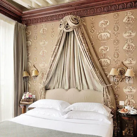 Hotel Des Grands Hommes 3*