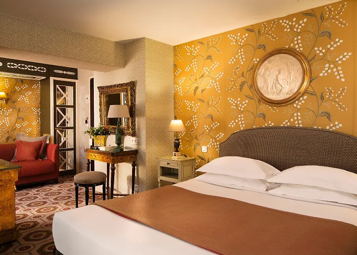 Des Grands Hommes 3*