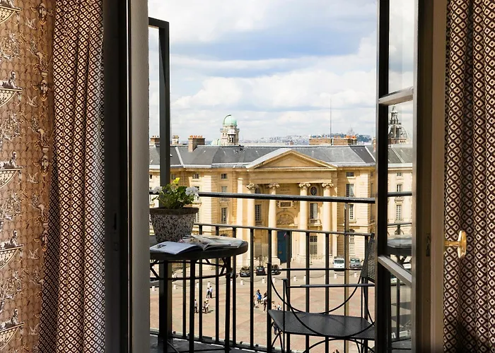 Des Grands Hommes 3* פריז