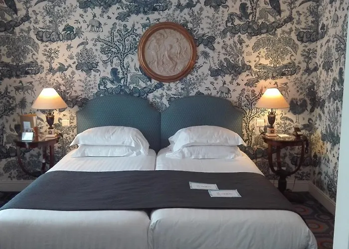 Des Grands Hommes מלון 3*