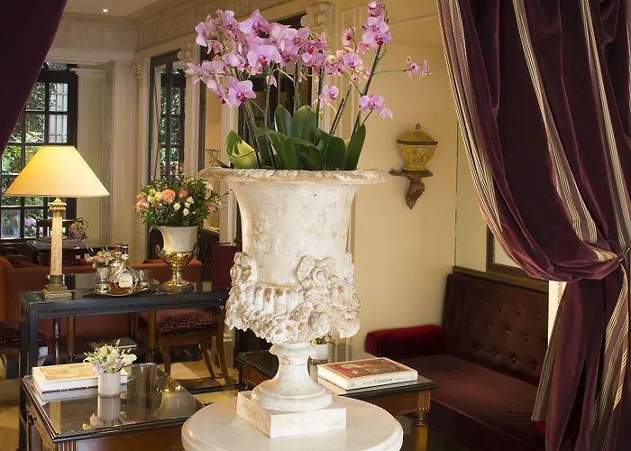 מלון Des Grands Hommes