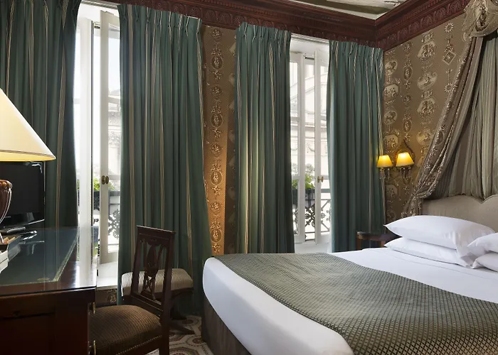 Des Grands Hommes מלון