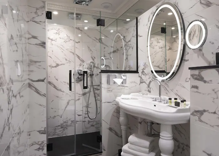 Des Grands Hommes 3* פריז