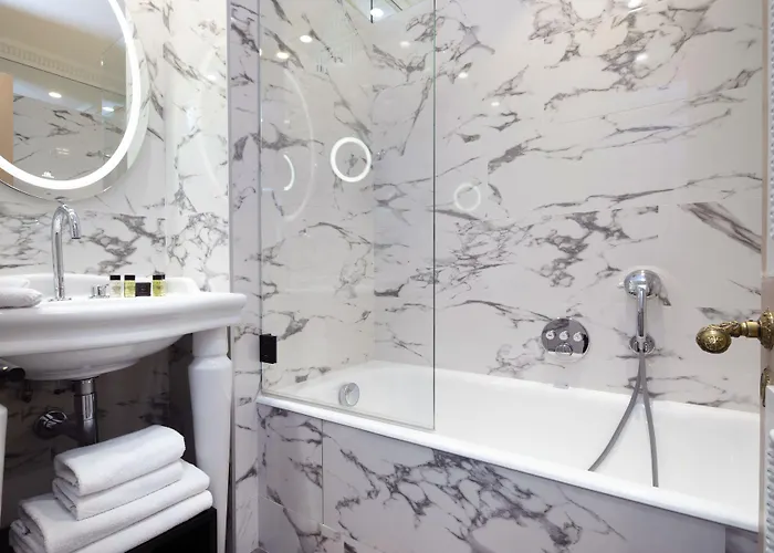 Des Grands Hommes 3* פריז