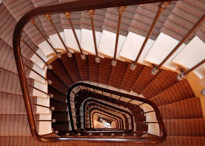 מלון Des Grands Hommes