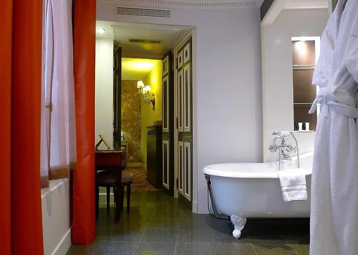 מלון Des Grands Hommes פריז