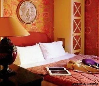 Des Grands Hommes פריז