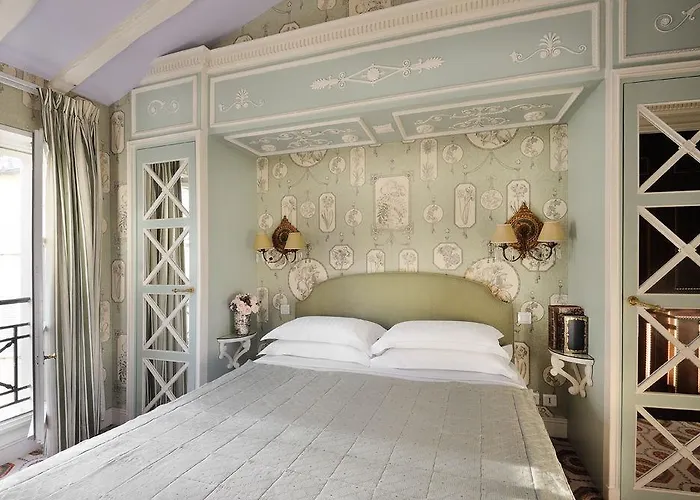 מלון Des Grands Hommes 3*