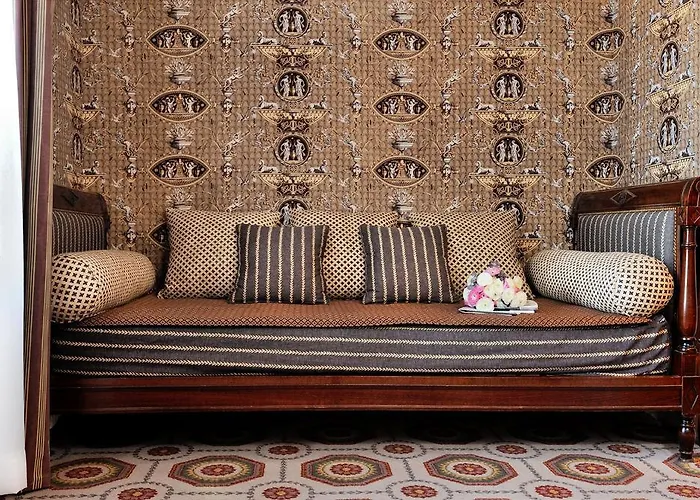 Des Grands Hommes פריז