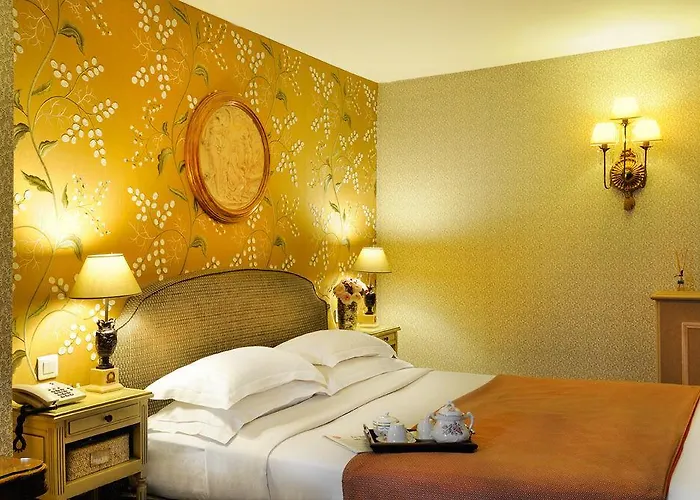 מלון Des Grands Hommes 3*