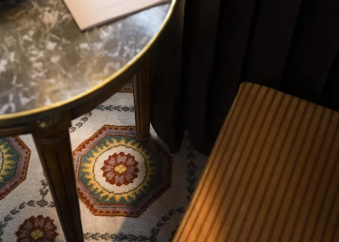 Des Grands Hommes מלון