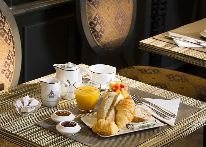 Des Grands Hommes מלון 3*