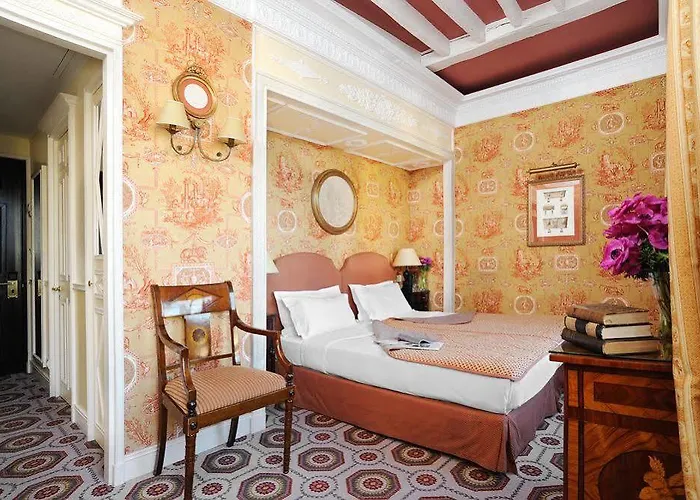 Des Grands Hommes 3* פריז