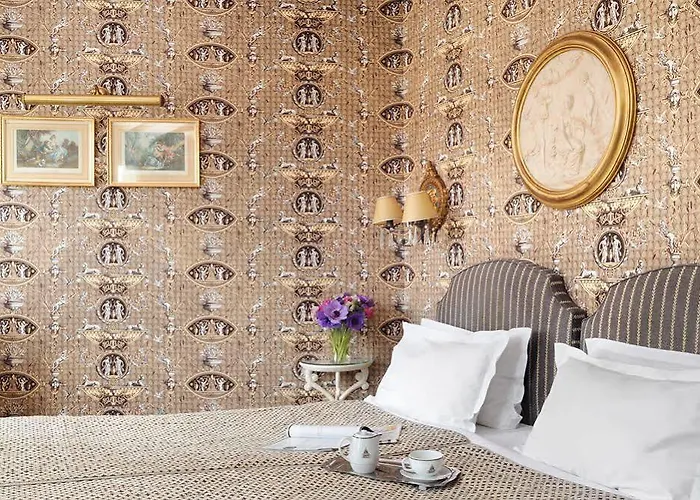 מלון Des Grands Hommes 3*