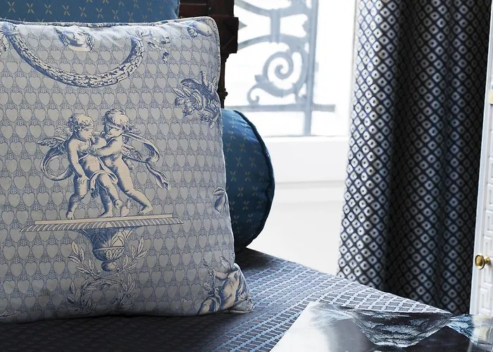 Des Grands Hommes מלון