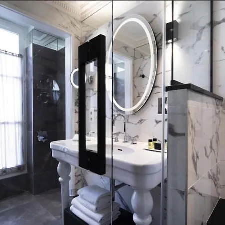 Des Grands Hommes Hotell 3*